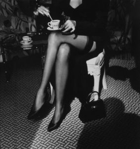 Le café, photo d'Helmut Newton