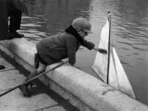Le premier bateau, Paris de Brassaï