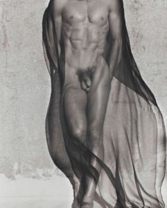 Nu voilé par Herb Ritts