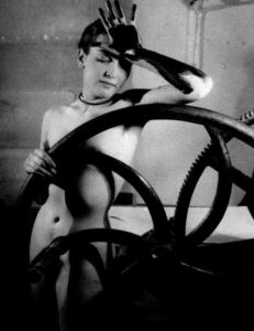 Veiled Erotic Meret Oppenheim, photo de Man Ray