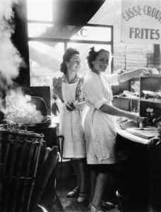 Le marchand de frites par Willy Ronis