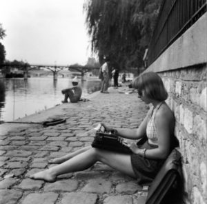 La dactylographe, Paris par Robert Doisneau