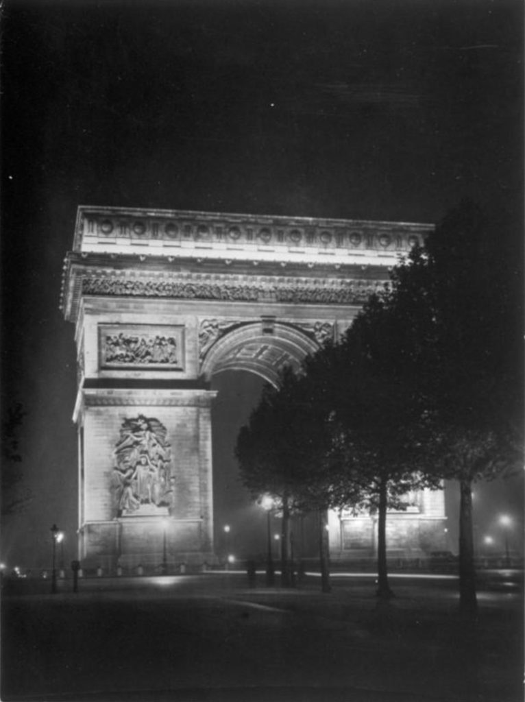 Arc de Triomphe par Brassaï 