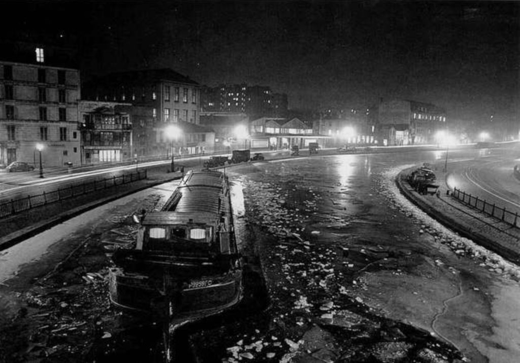 Canal Saint-Martin, Paris (hiver 1954) par Robert Doisneau