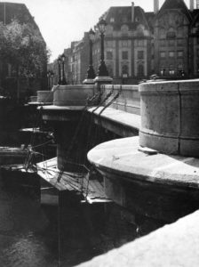 Le Pont Neuf, Paris en 1926, photo de Man Ray