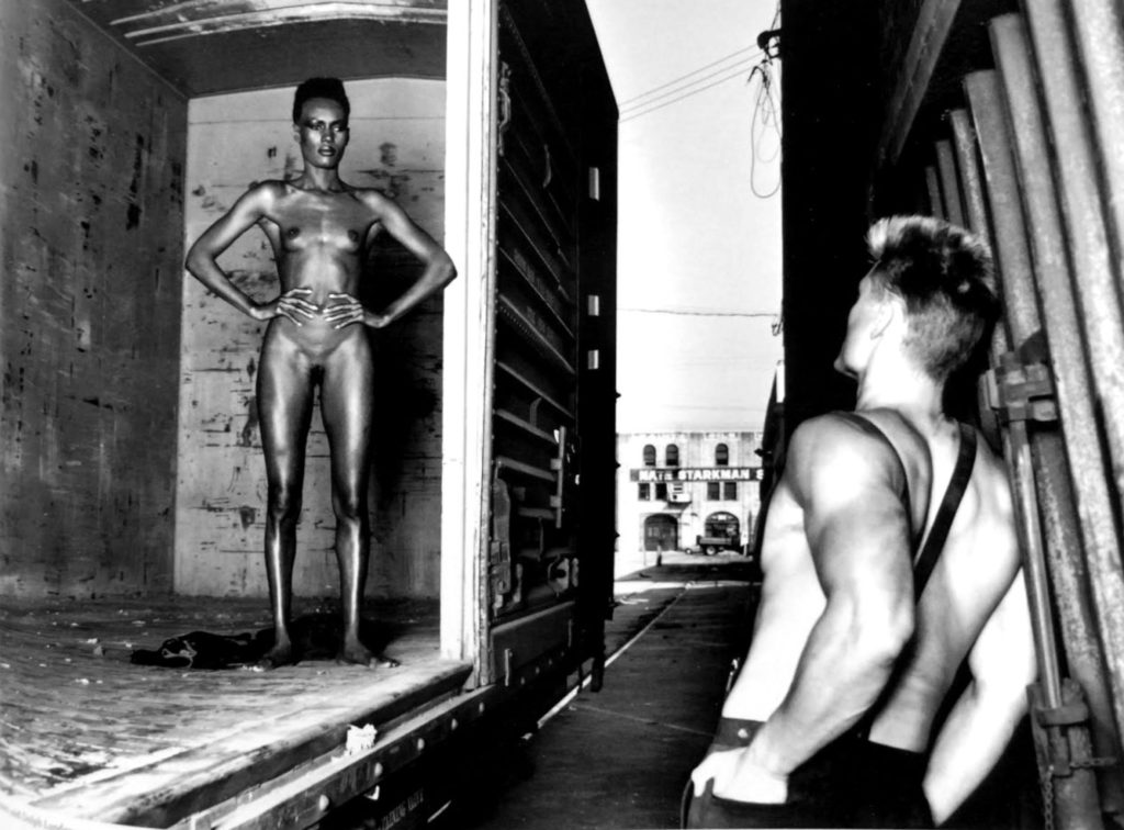 Grace Jones et Dolph Lundgren photographiés par Helmut Newton