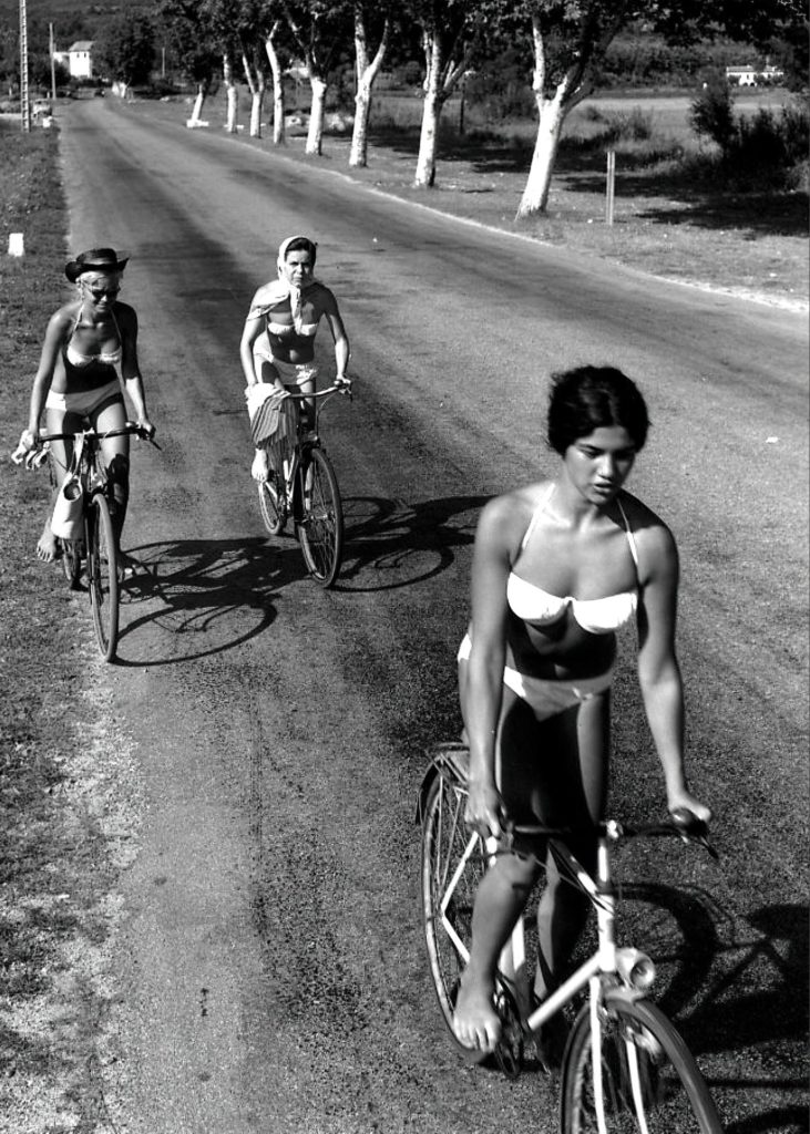 Cyclistes, photo de Robert Doisneau