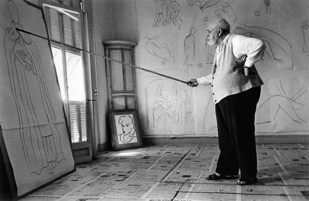 Henri Matisse dans son studio, photo de Robert Capa