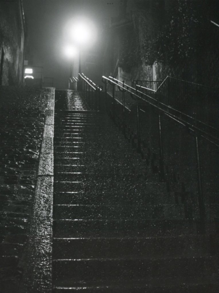 Escalier nocturne de Robert Doisneau