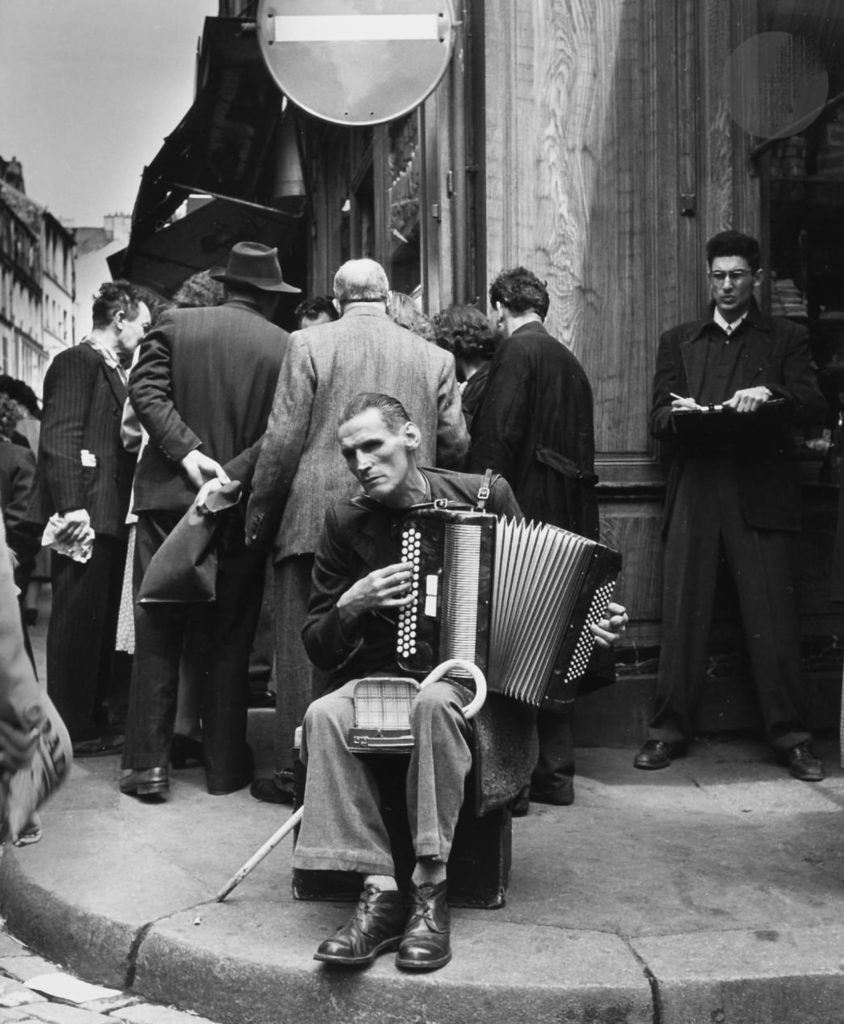 L’accordéoniste de la rue Mouffetard, photo de Robert Doisneau