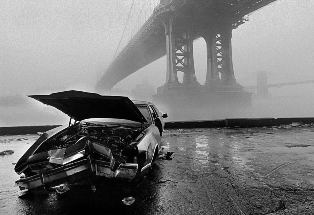 Manhattan Bridge et Brooklyn Bridge dans le brouillard par Ferdinando Scianna