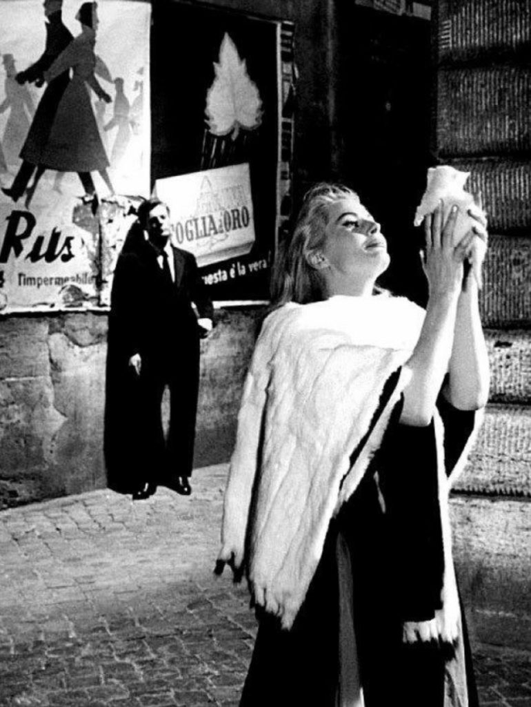 Marcello Mastroianni et Anita Ekberg dans La Dolce Vita de Frederico Fellini