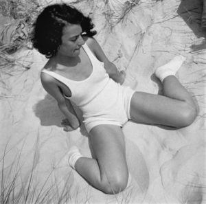 Photo Eva Besnyö