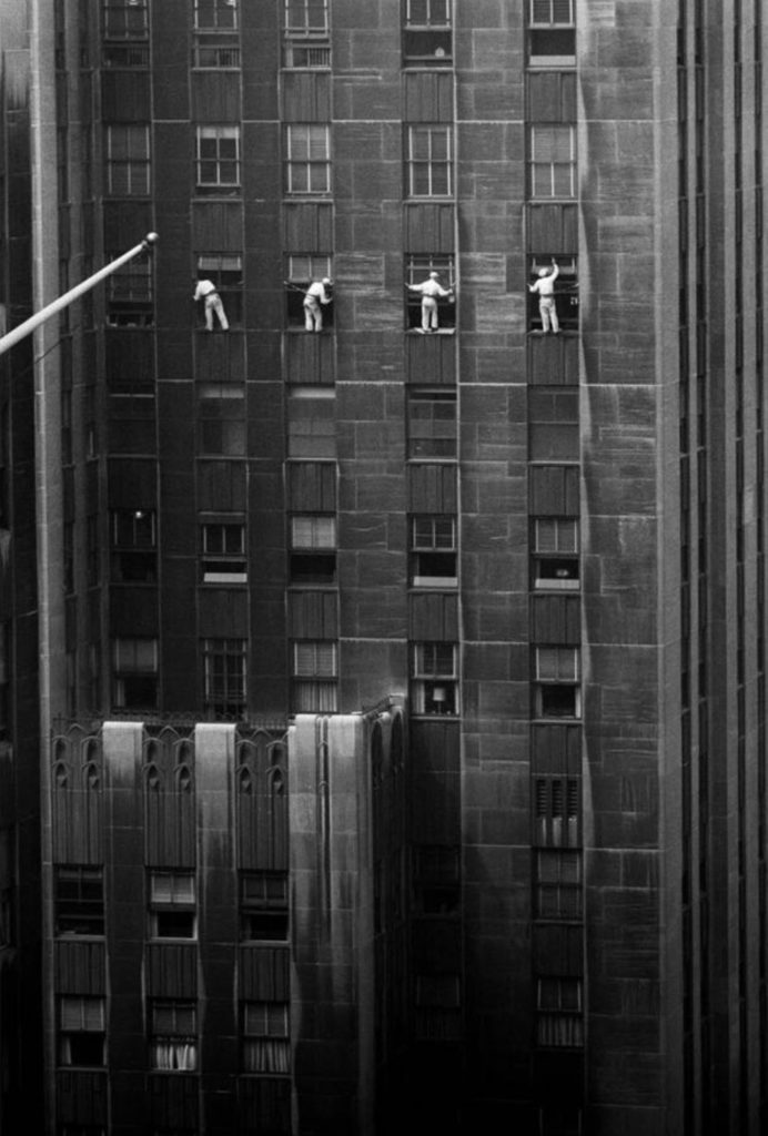 Laveurs de vitres à New-York par Inge Morath 