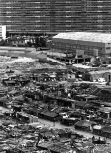 Les bidonvilles de Saint-Denis en 1971, photo de Robert Doisneau