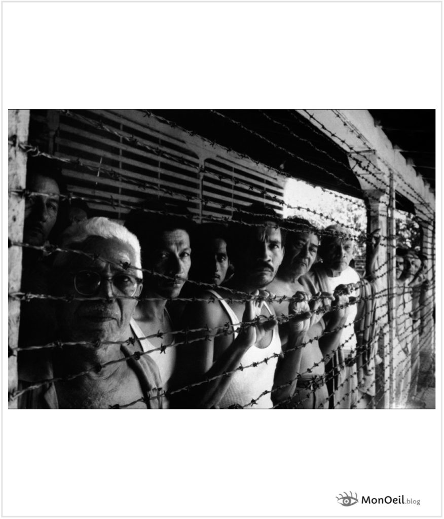 Dissidents politiques arrêtés sous le régime de Somoza, Nicaragua (1956) Photo de Cornell Capa