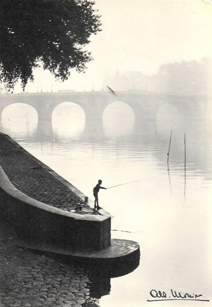 Pêcheur sur la Seine (1950’s) photo d’Albert Monier