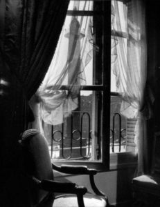 Vue de la fenêtre, au Ritz, Place Vendôme, Paris, photo de Willy Ronis