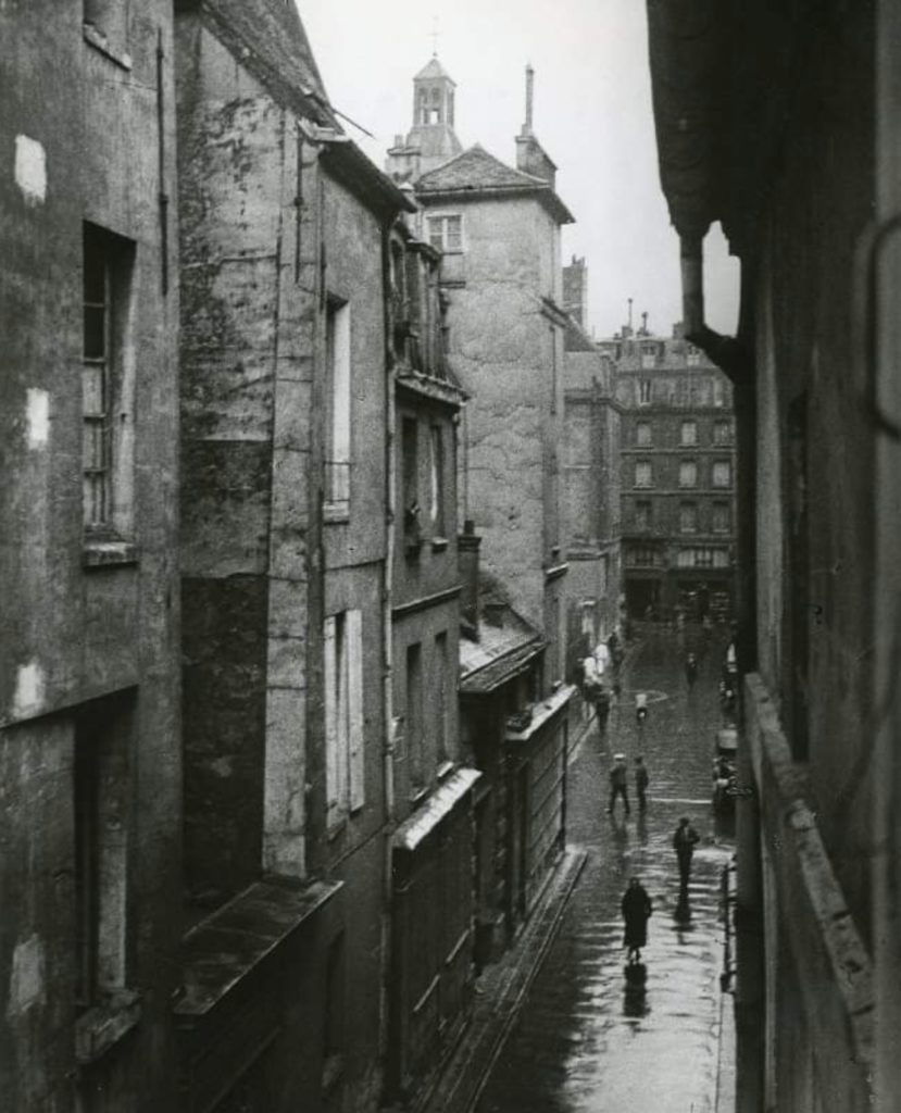 Rue du Temple, Paris en 1952, photo d’André Kertész