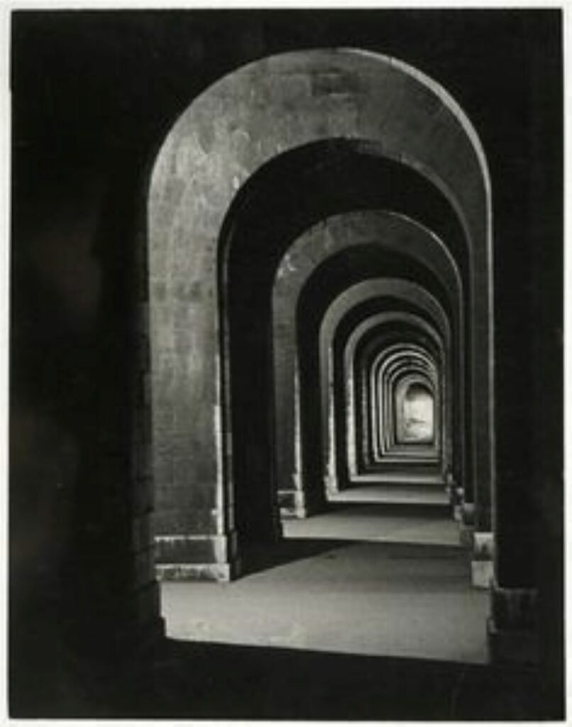 Viaduc d'Auteuil la nuit, Paris (1932), photo de Brassaï