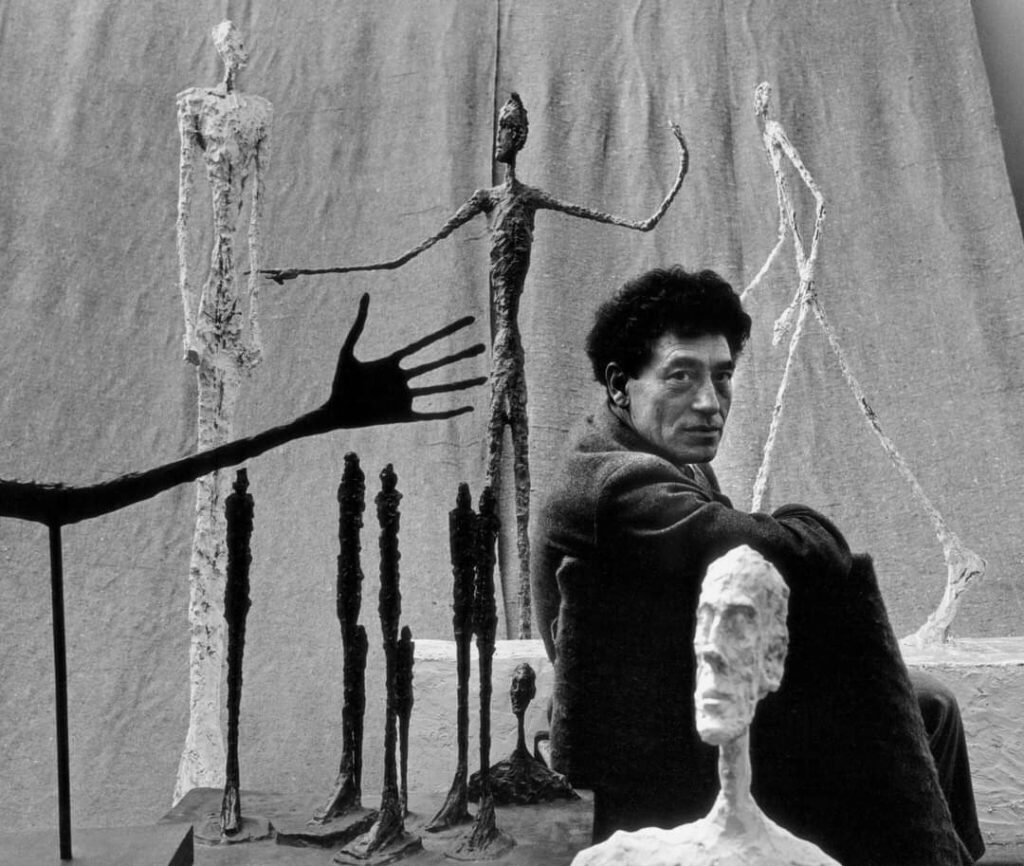 Alberto Giacometti et ses sculptures, Paris (1951), photo de Gordon Park