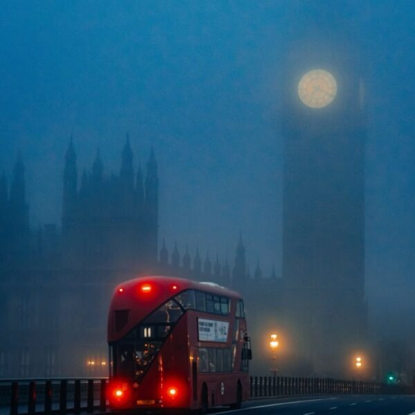 Londres, Westminster dans le brouillard, photo de Tom Wright