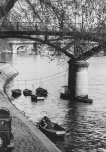 Pont des Arts, Paris, photo de Willy Ronis