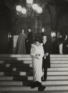 La sortie de l'Opéra (1935), photo de Brassaï