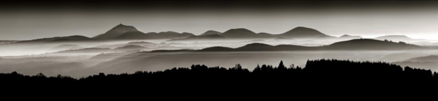 Photo de la chaîne des volcans